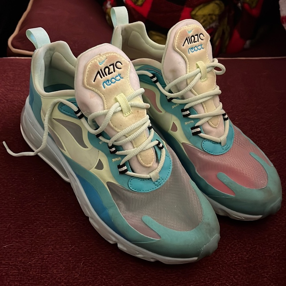 Nike Air Max 70s React- Size MENS 7